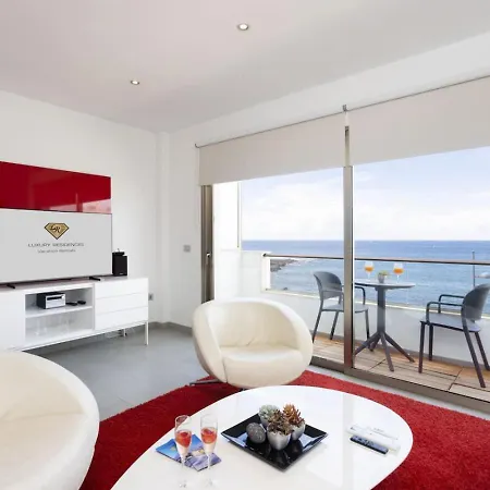 Luxury Penthouse With Sea Views And Terrace La Caleta Appartamento