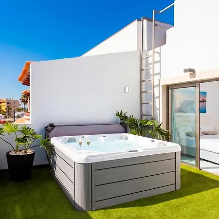 Luxury Penthouse With Sea Views And Terrace La Caleta Appartamento