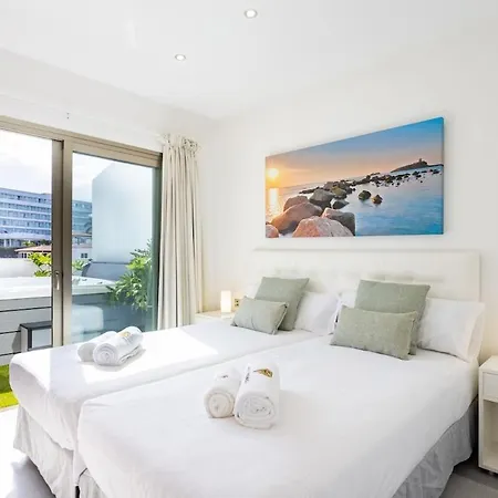 Luxury Penthouse With Sea Views And Terrace La Caleta