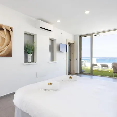 Luxury Penthouse With Sea Views And Terrace La Caleta Appartamento